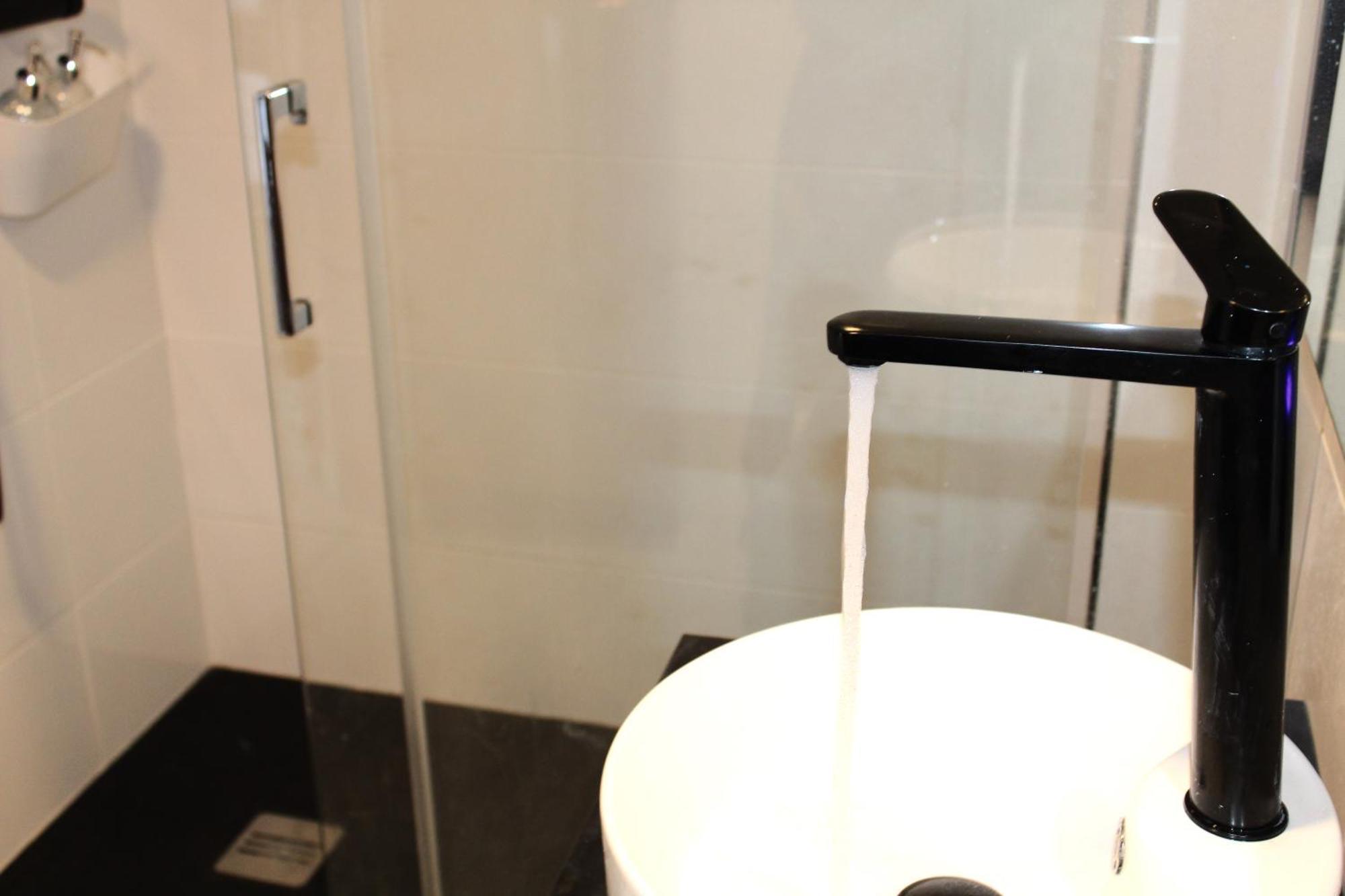 Flat With Balcony Ac Direct Bus To Sleeps 7 Málaga