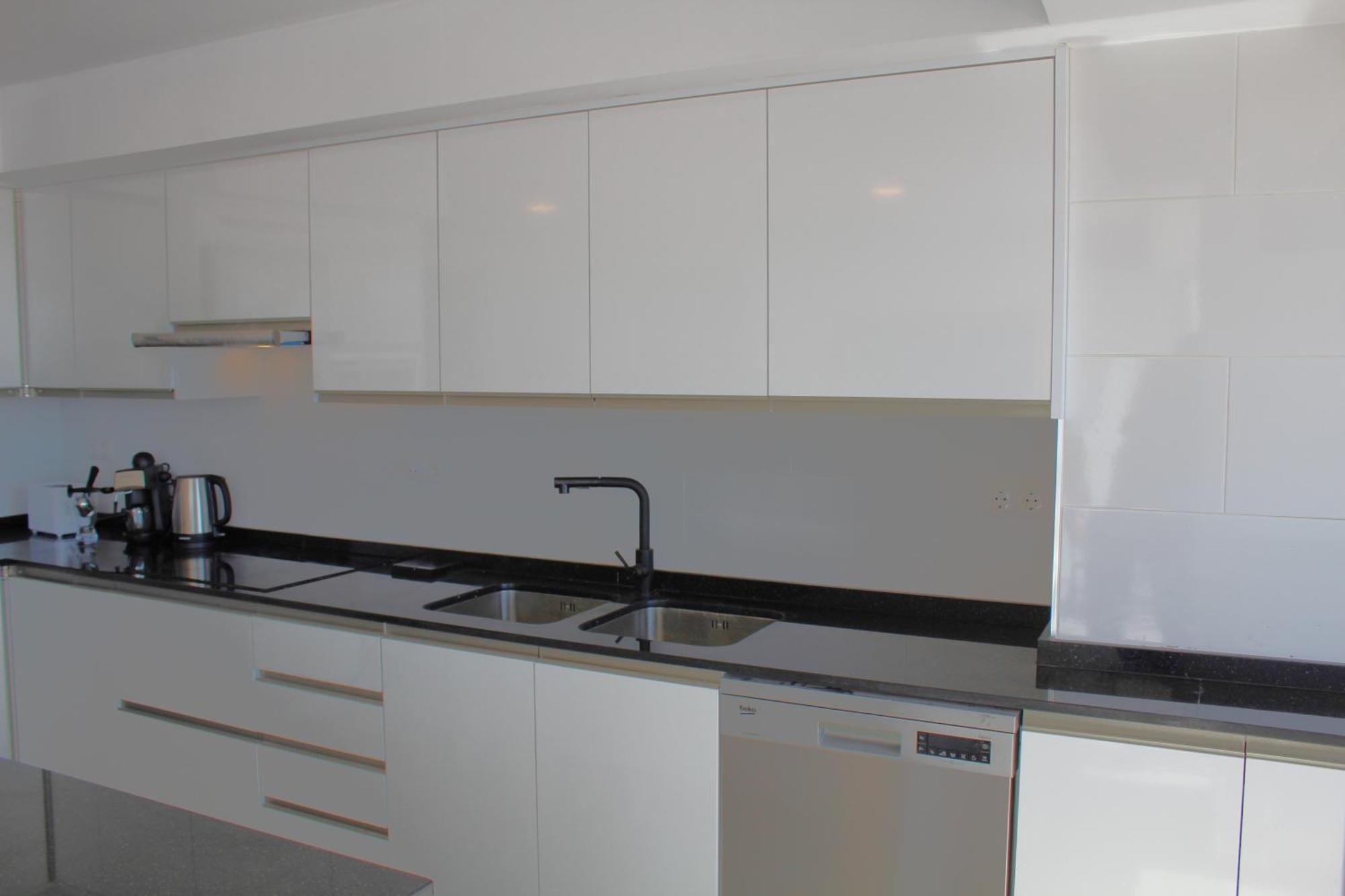 Flat With Balcony Ac Direct Bus To Sleeps 7