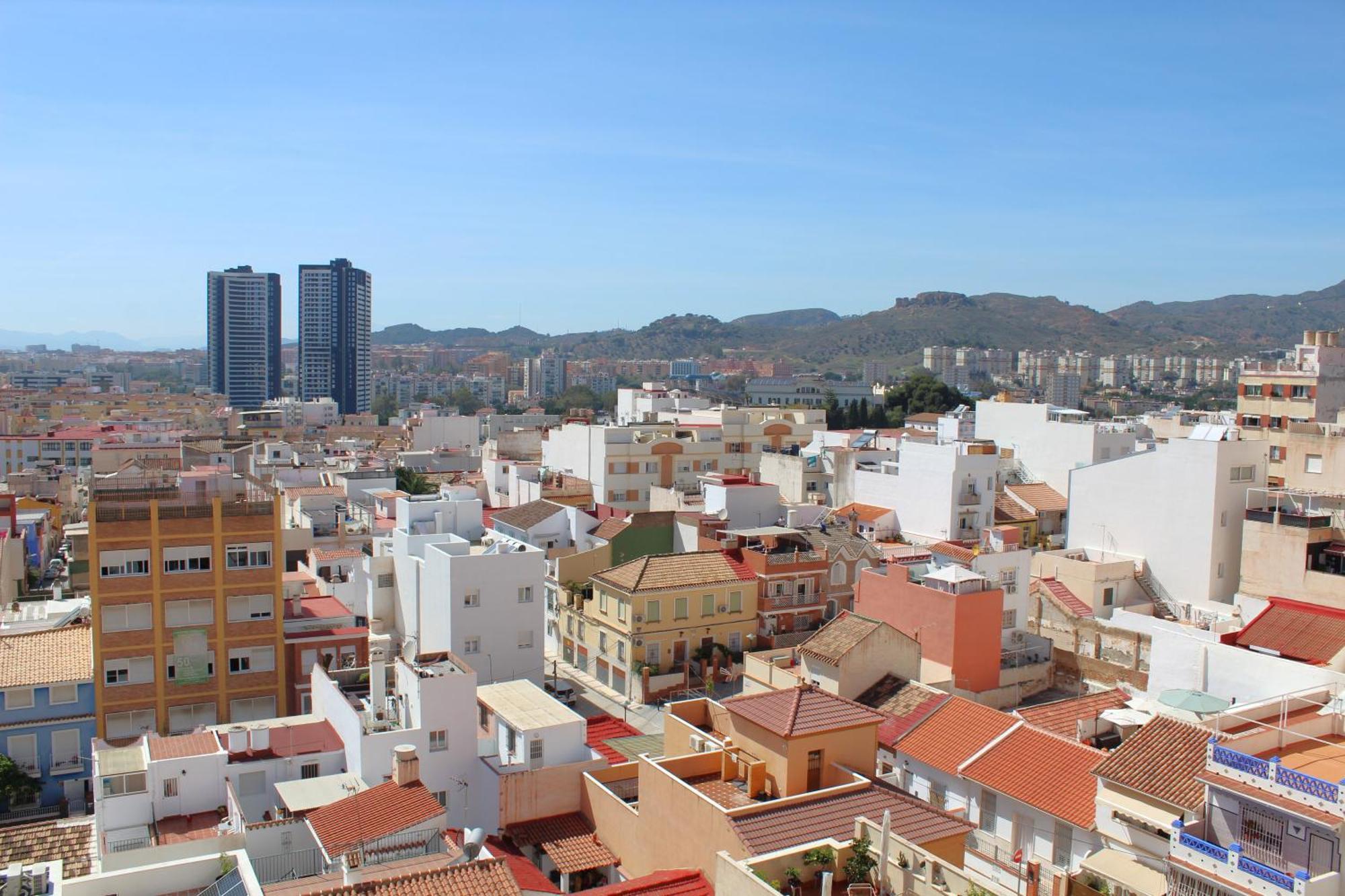 Flat With Balcony Ac Direct Bus To Sleeps 7 Séjour chez l'habitant *